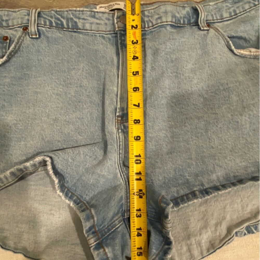 Abercrombie & Fitch Curve Love High Rise Mom Shorts Size 36 - Picture 7 of 13